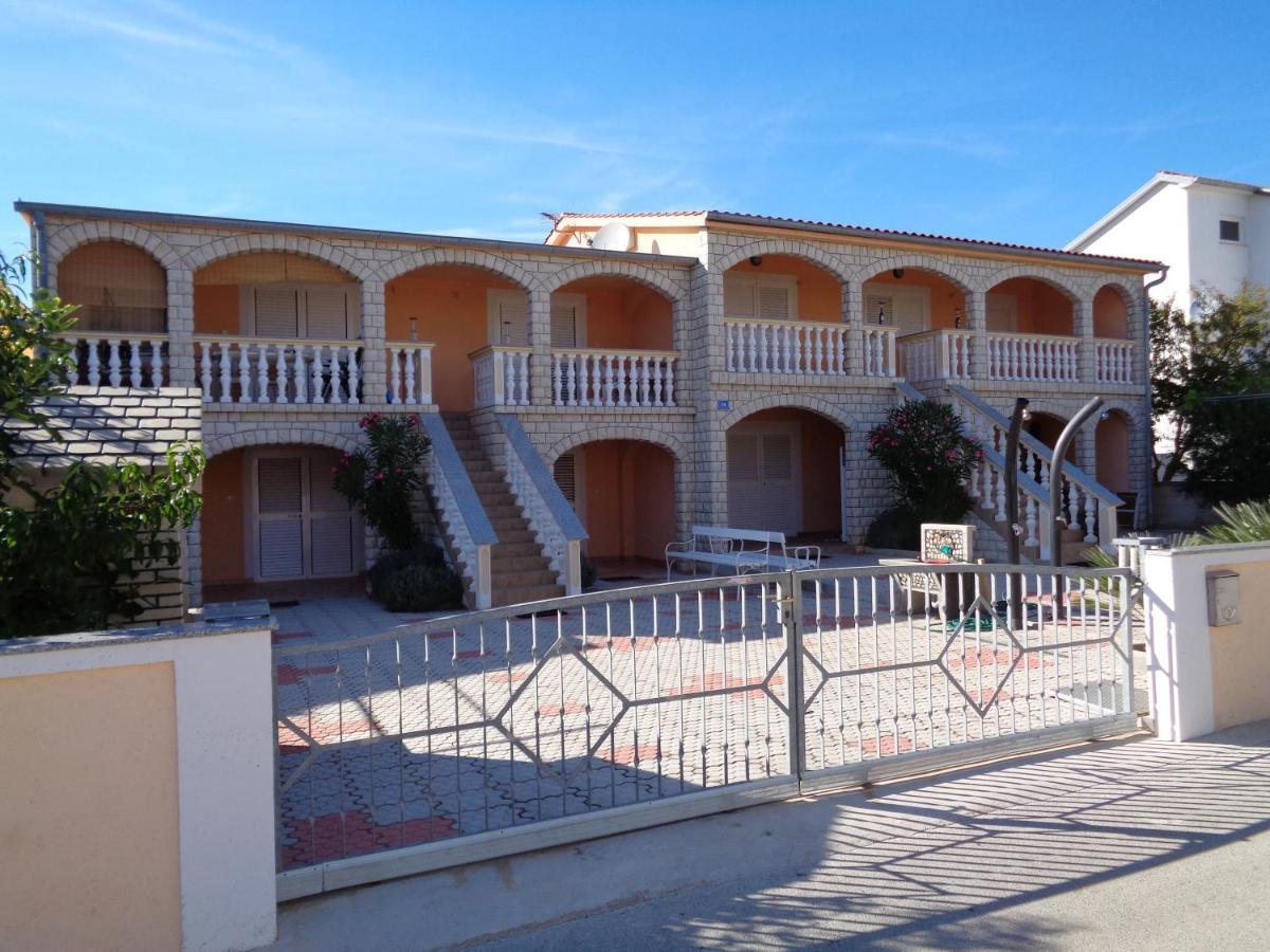 Apartman Kristo Вир Екстериор снимка