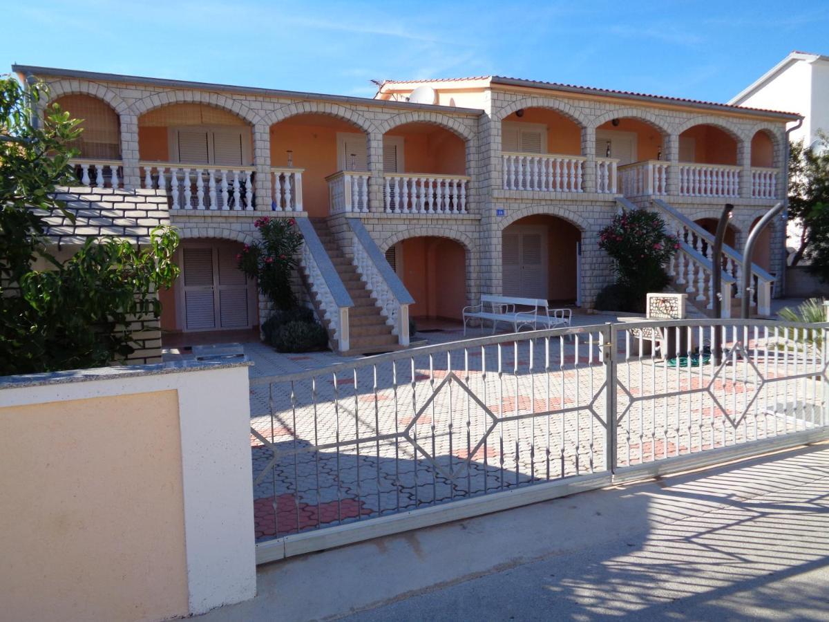 Apartman Kristo Вир Екстериор снимка