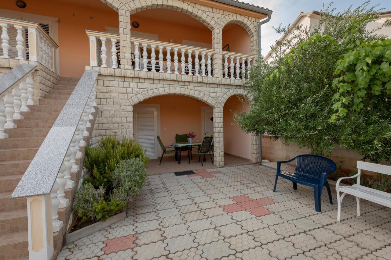 Apartman Kristo Вир Екстериор снимка
